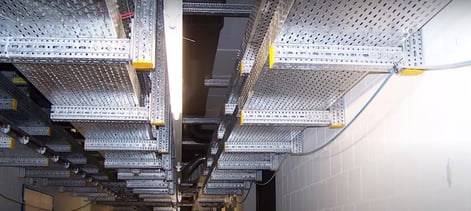 siFramo cable containment ladder